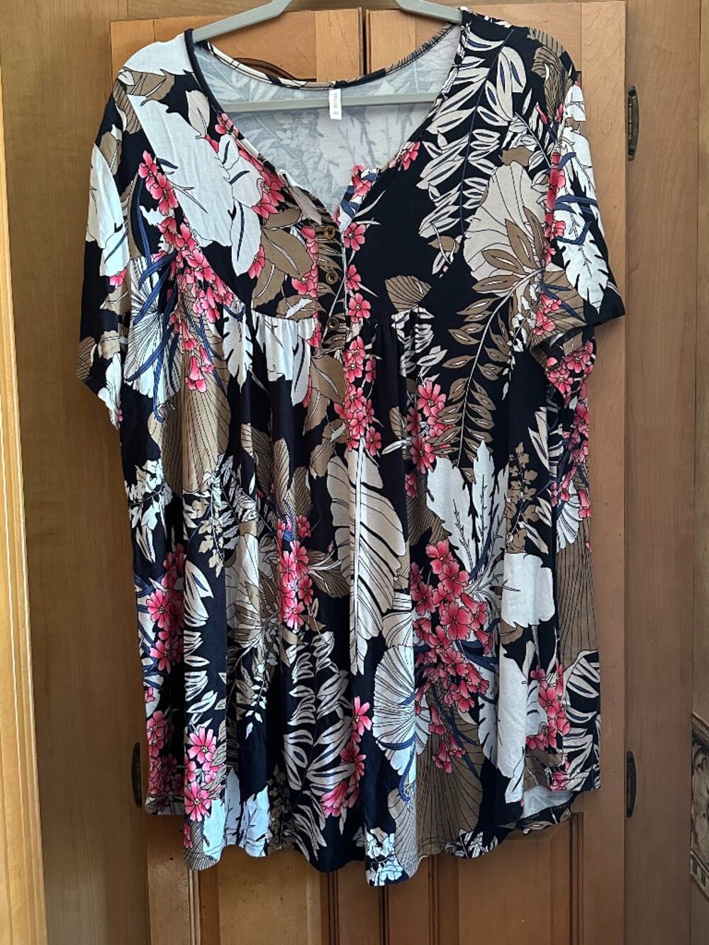 Plus Size Bishuige Floral Top 2X
